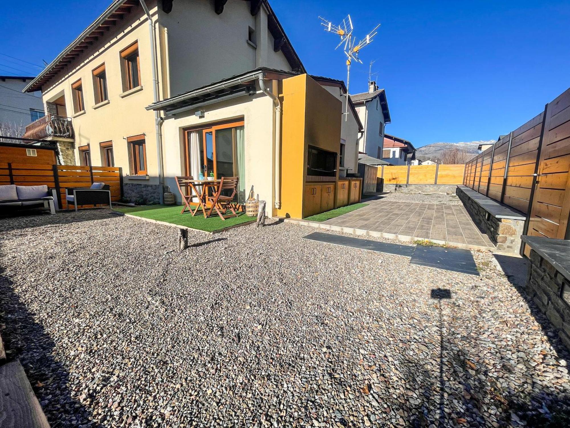부흐-마담 Bonita Casa. Gran Jardin. Con Wifi. 빌라 외부 사진